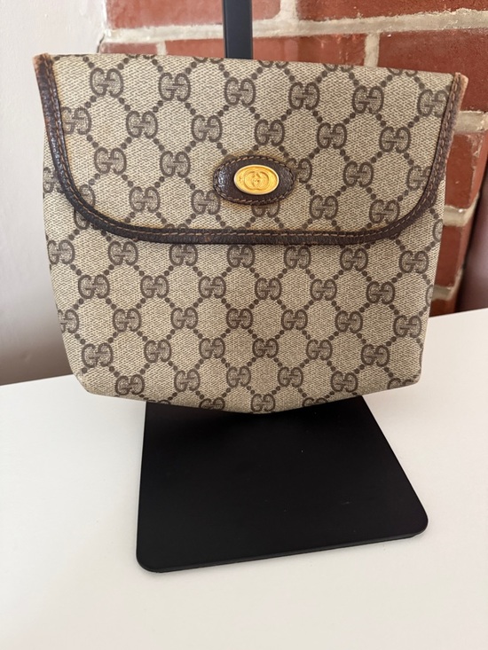 Gucci Handbags - Authentic Vintage Gucci Tan Beige GG Supreme Pouch